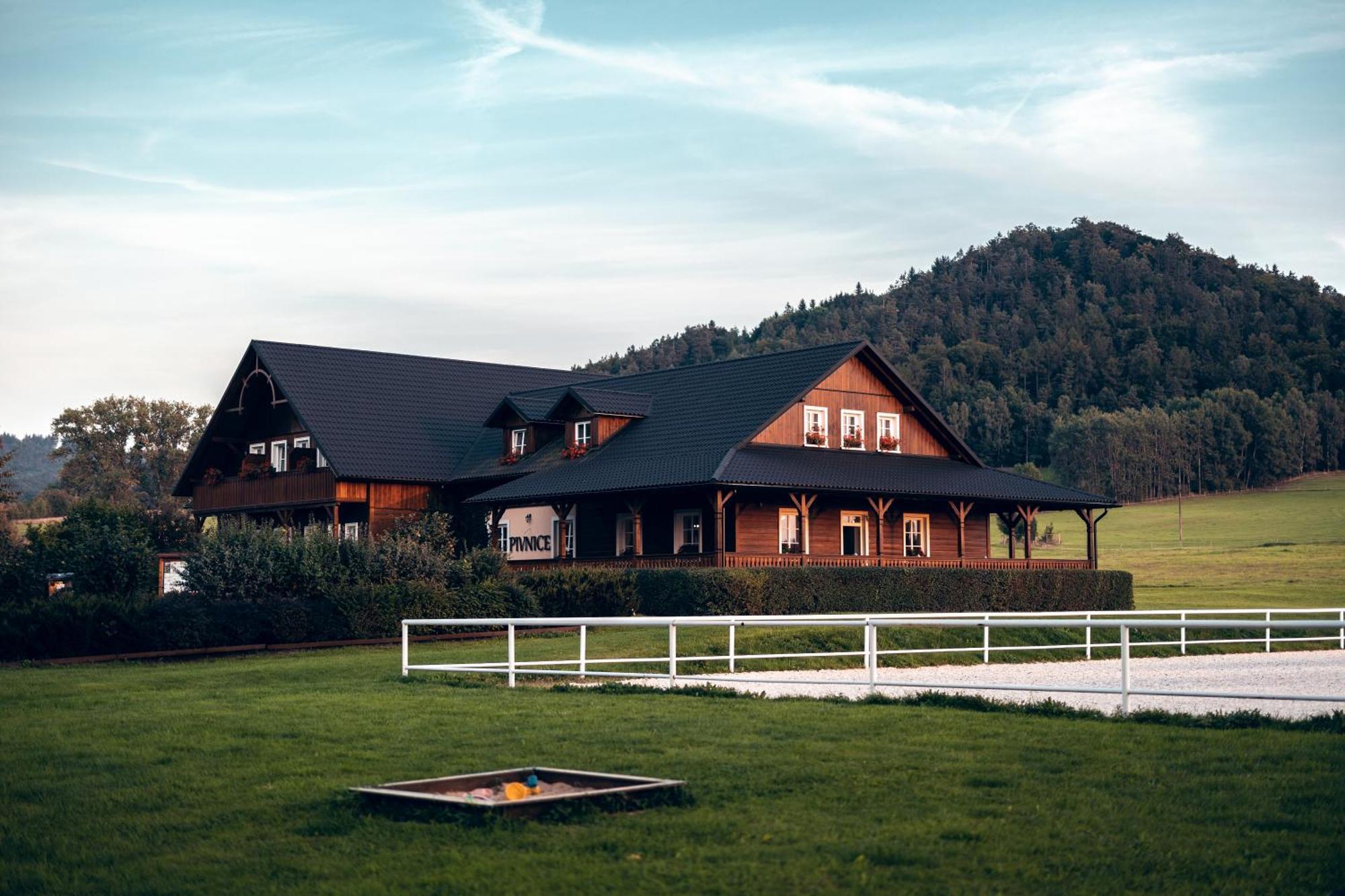 Apartmány Nad Stájemi - Jítravský Dvorec Rynoltice Exterior foto