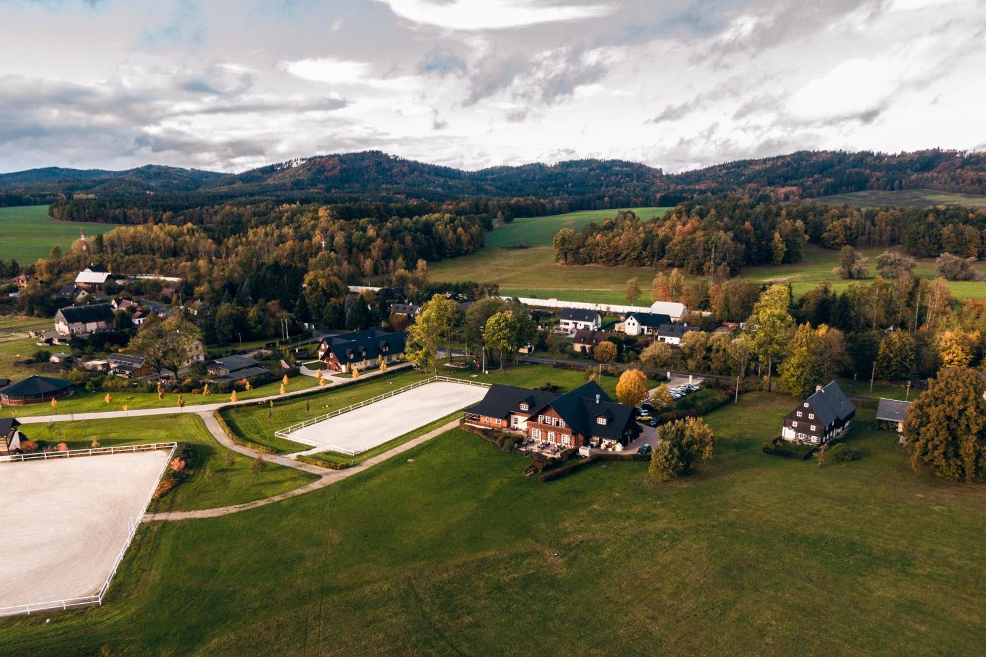 Apartmány Nad Stájemi - Jítravský Dvorec Rynoltice Exterior foto