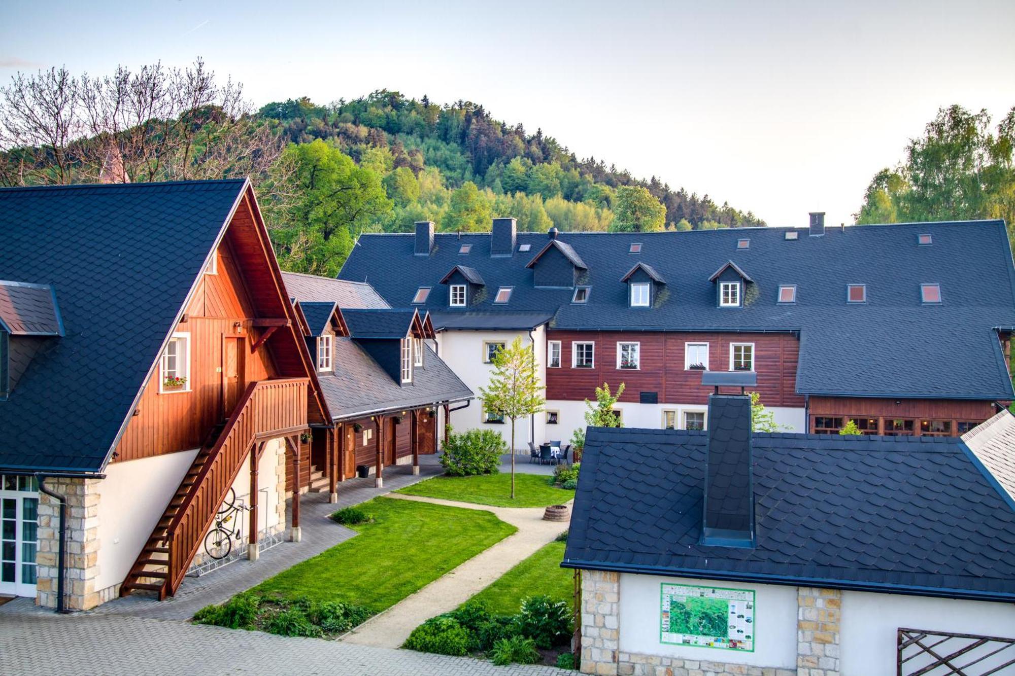 Apartmány Nad Stájemi - Jítravský Dvorec Rynoltice Exterior foto