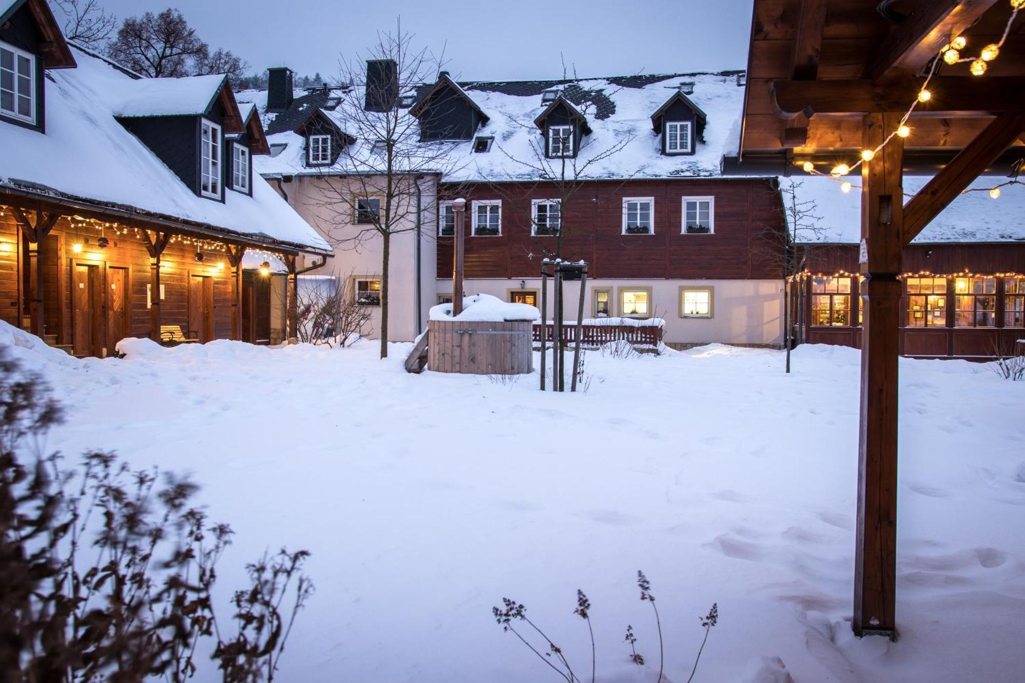 Apartmány Nad Stájemi - Jítravský Dvorec Rynoltice Exterior foto