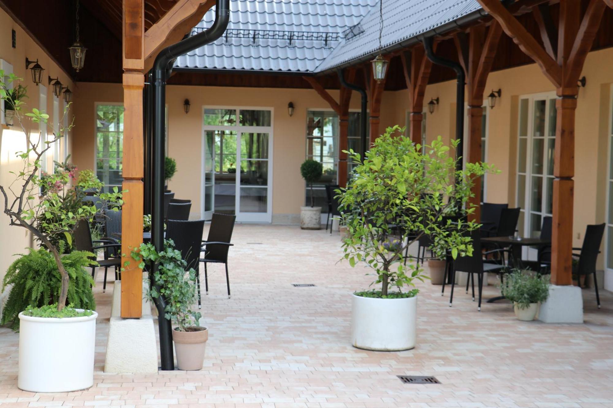 Apartmány Nad Stájemi - Jítravský Dvorec Rynoltice Exterior foto