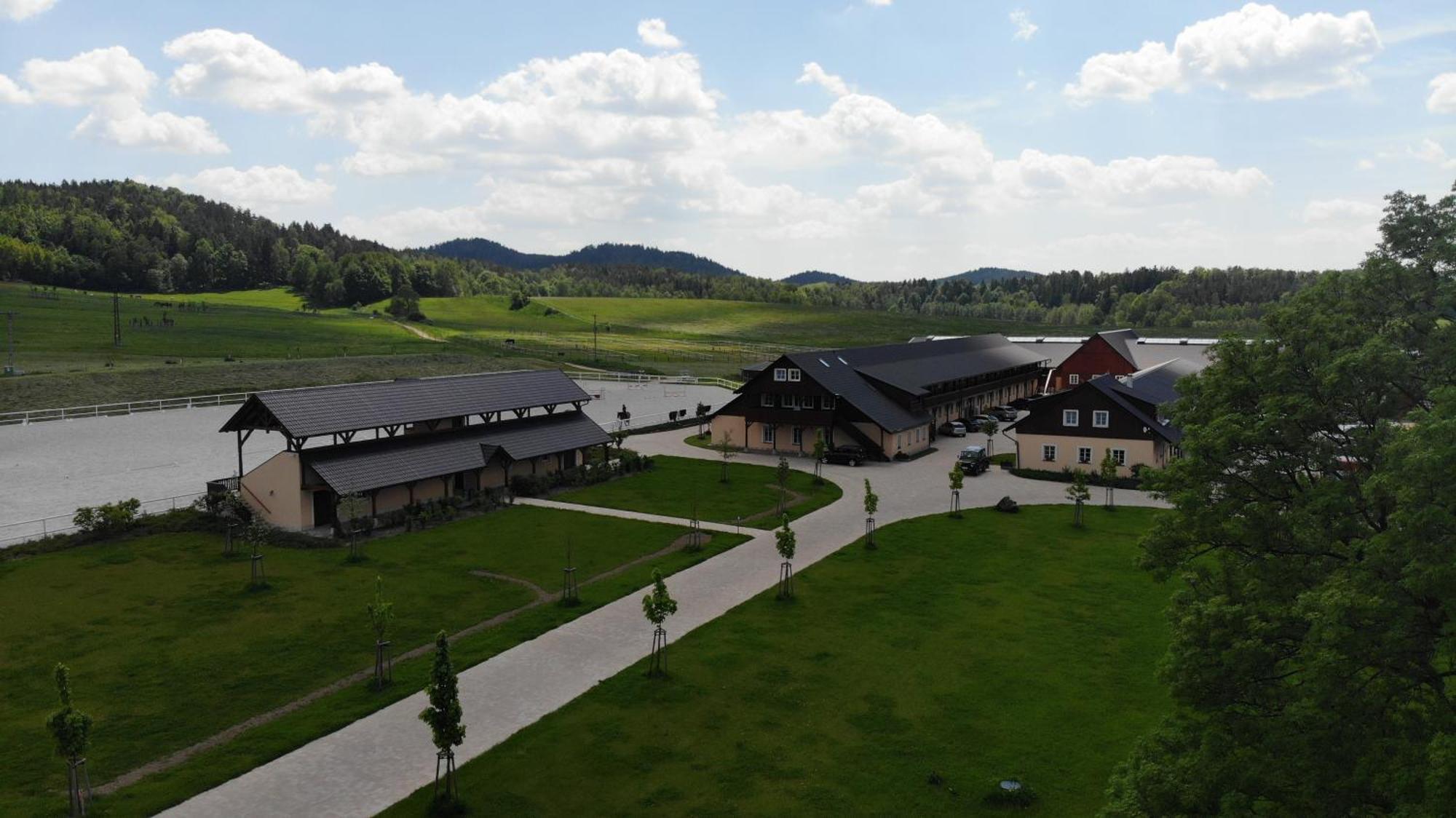 Apartmány Nad Stájemi - Jítravský Dvorec Rynoltice Exterior foto
